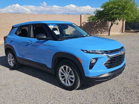Used 2024 Chevrolet TrailBlazer LS w/ LS Convenience Package image 3