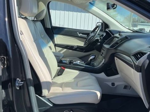 Used 2016 Ford Edge Titanium image 33