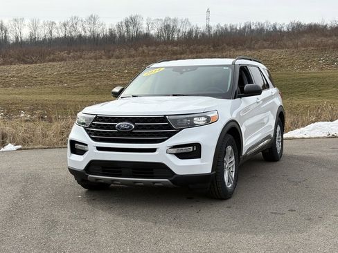 Used 2024 Ford Explorer XLT w/ Equipment Group 202A image 1