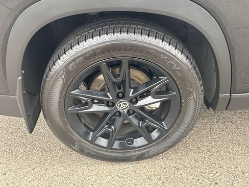 Used 2024 Toyota Grand Highlander AWD Hybrid image 42