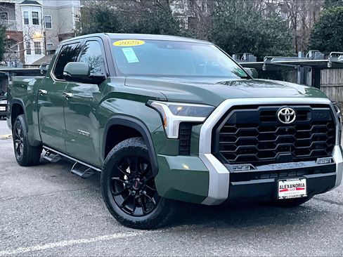 Used 2023 Toyota Tundra Limited image 2