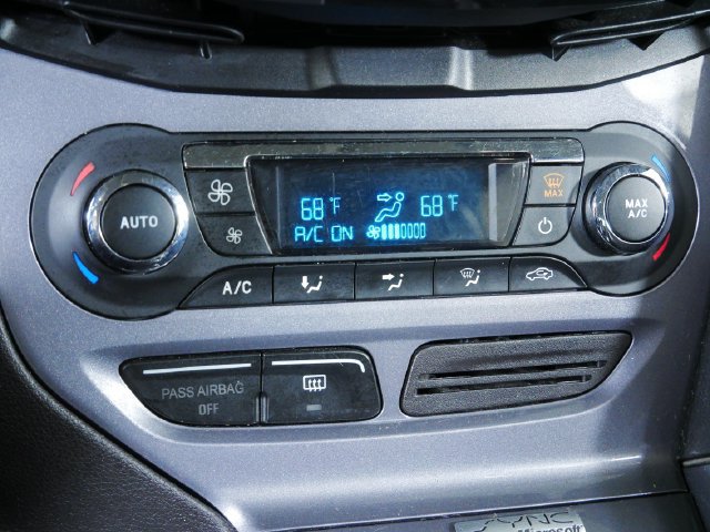 Used 2014 Ford Focus Titanium FWD image 29