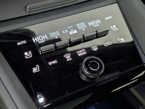 New 2025 Porsche Macan 4S Electric image 33