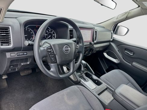 Used 2023 Nissan Frontier SV RWD image 7