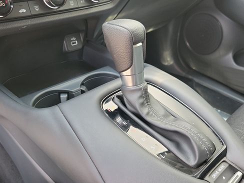 Used 2024 Honda HR-V LX image 26