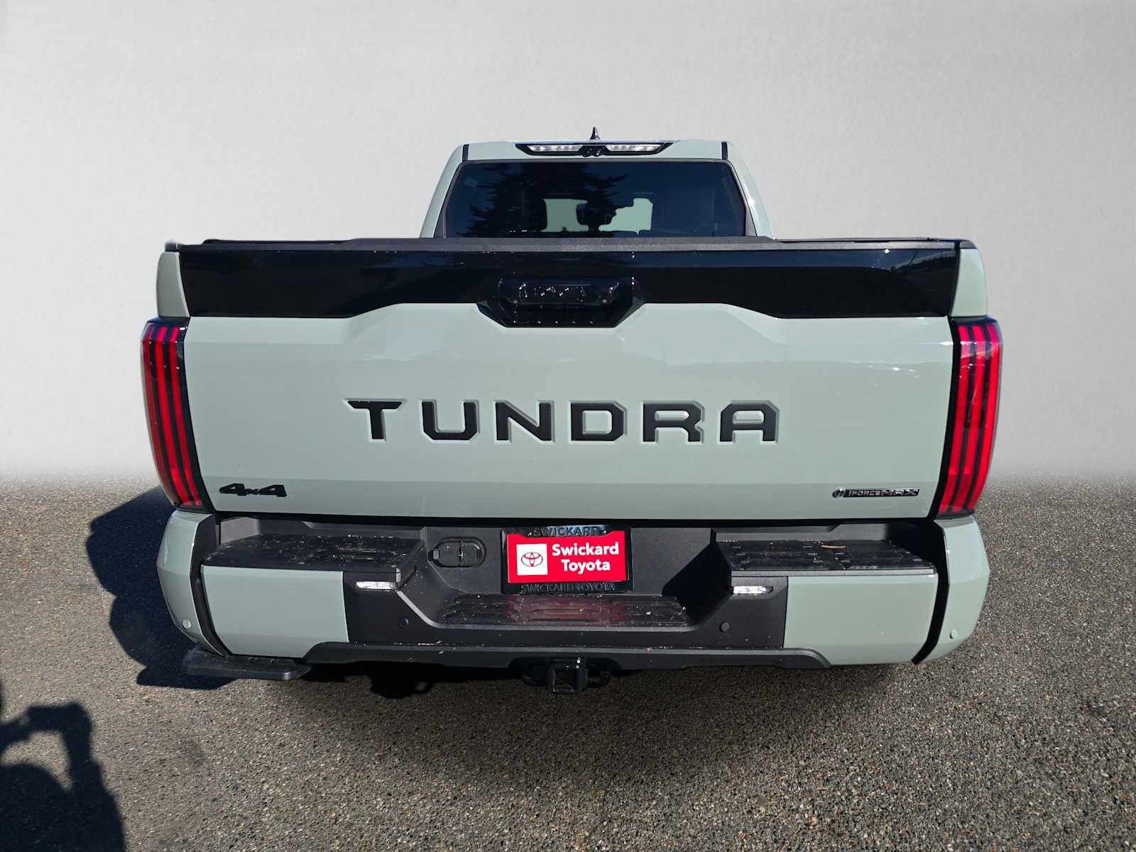 New 2025 Toyota Tundra Platinum w/ TRD Off-Road Package AWD/4WD image 4