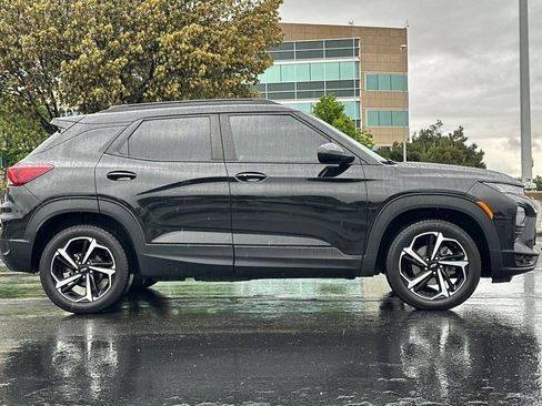 Used 2023 Chevrolet TrailBlazer RS w/ Sun and Liftgate Package AWD/4WD image 3