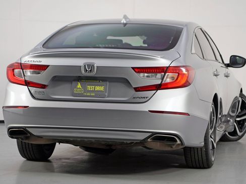 Used 2018 Honda Accord Sport image 4