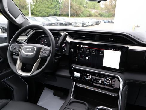 New 2026 GMC Sierra 2500 Denali w/ Denali Reserve Package AWD/4WD image 32