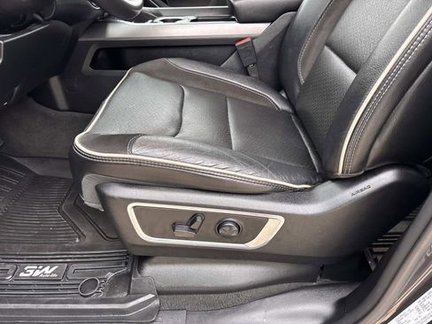 Used 2024 RAM 1500 Laramie RWD image 17