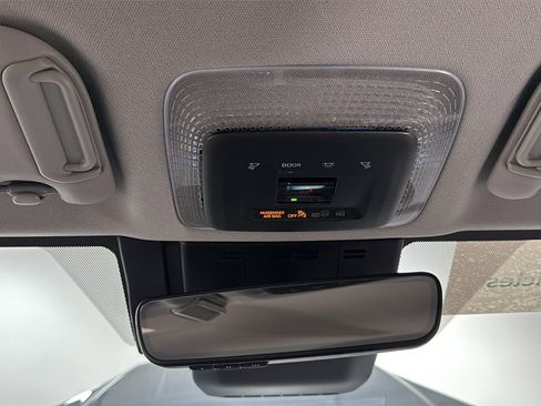 Certified 2025 Toyota Prius XLE image 11