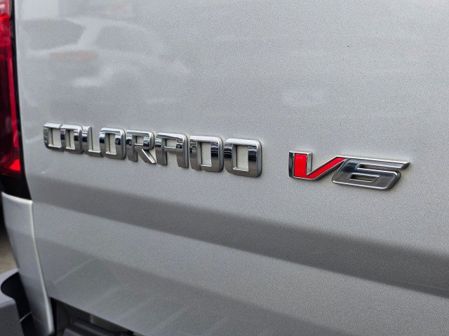 Used 2017 Chevrolet Colorado Z71 AWD/4WD image 16