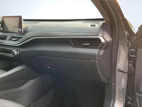 Used 2025 Nissan Altima 2.5 SV FWD image 27