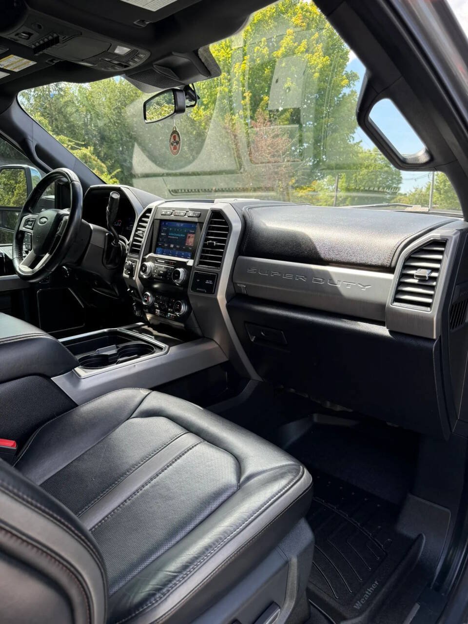 Used 2021 Ford F250 Platinum w/ FX4 Off-Road Package AWD/4WD image 25