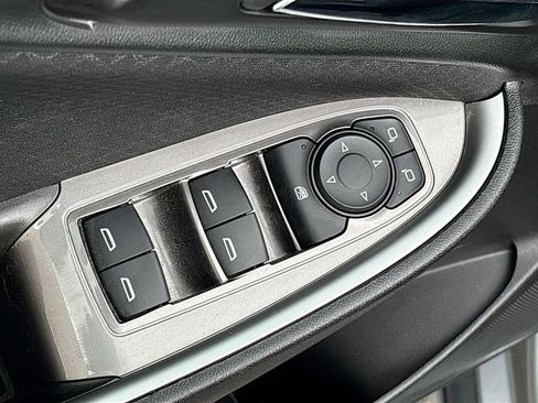 Used 2025 Chevrolet Malibu RS FWD image 18