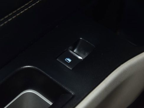 Used 2022 Ford Explorer XLT image 43