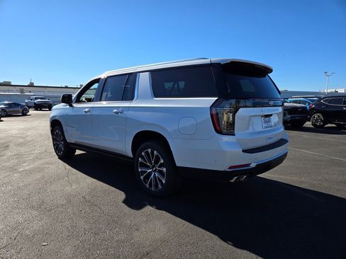 New 2025 Chevrolet Suburban High Country image 3