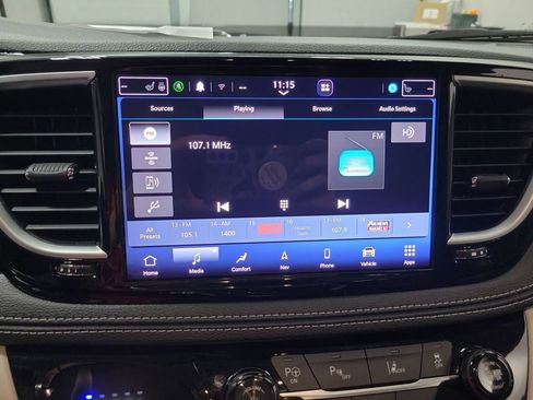 Used 2023 Chrysler Pacifica Limited image 67