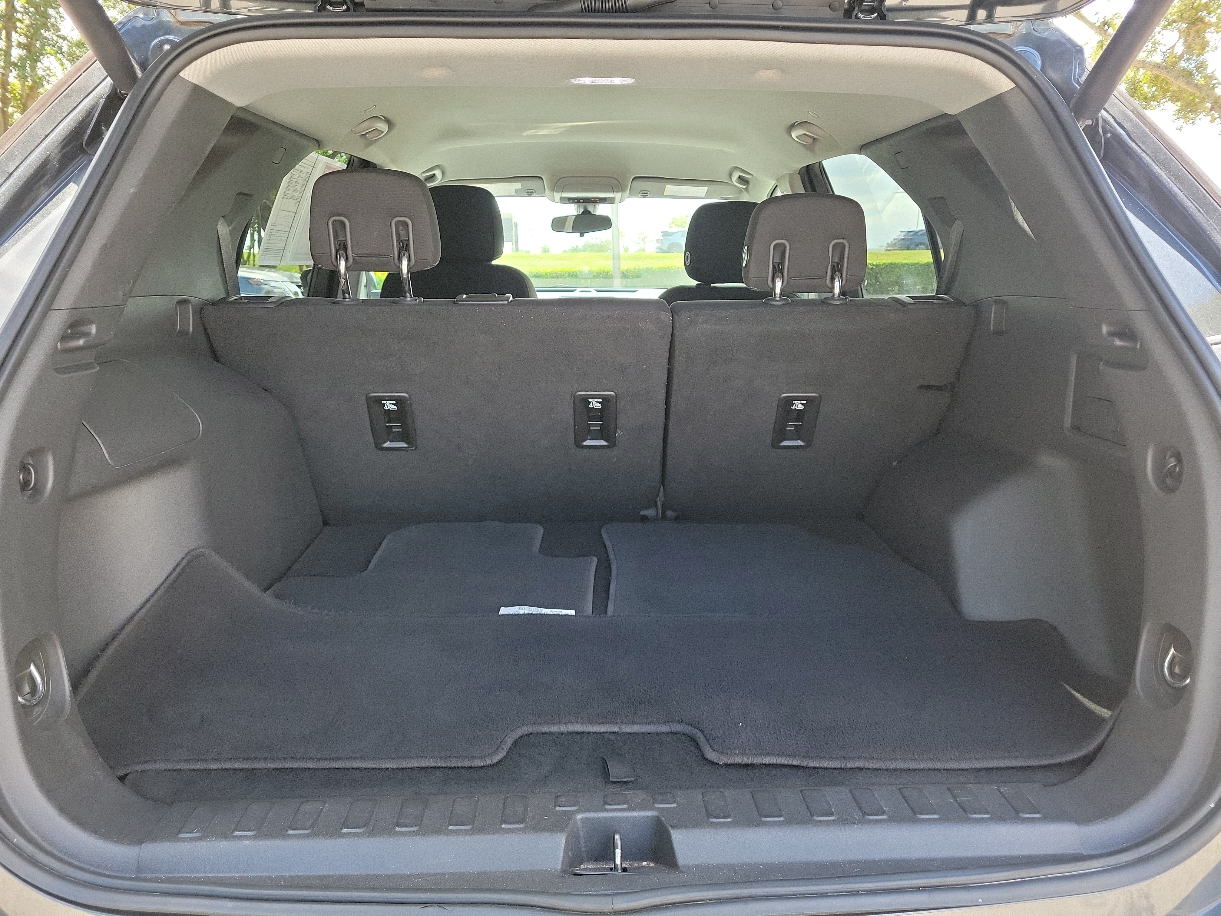 Used 2019 Chevrolet Equinox LT AWD/4WD image 11