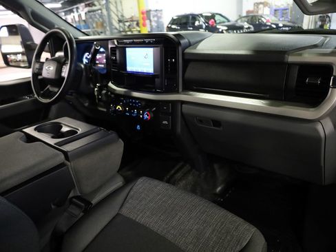 Used 2024 Ford F350 XLT w/ FX4 Off-Road Package image 28