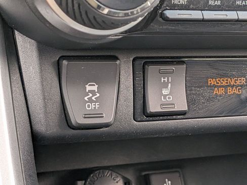 Used 2020 Toyota RAV4 XLE Premium AWD/4WD image 16