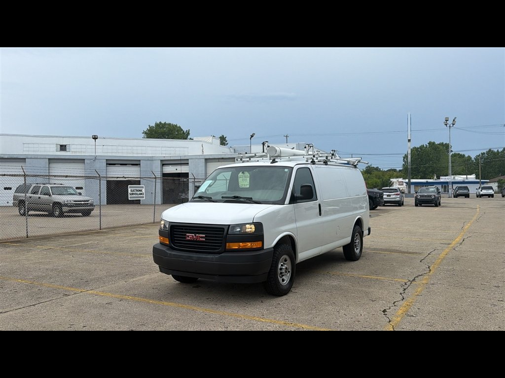 Used 2022 GMC Savana 2500 w/ Communications Package RWD image 2