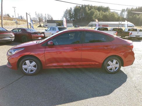 Used 2019 Hyundai Accent SE image 2