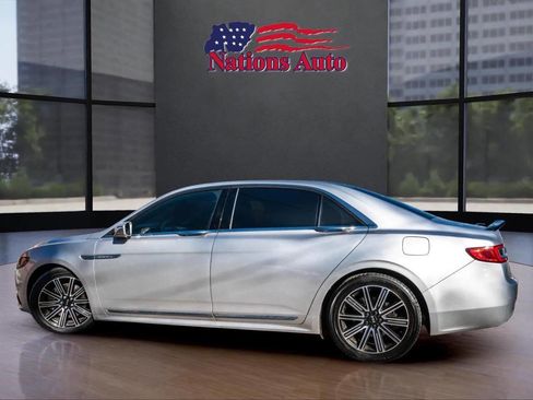 Used 2017 Lincoln Continental Reserve w/ Climate Package image 2