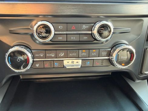 Used 2025 Ford F250 Lariat AWD/4WD image 32