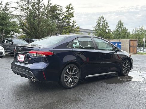 Used 2022 Toyota Corolla SE w/ SE Premium Package FWD image 5