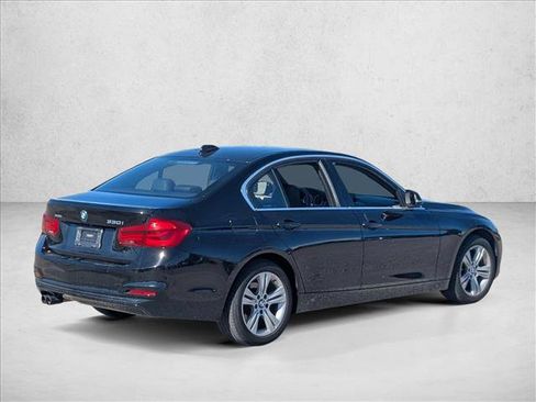Used 2018 BMW 330i xDrive 330i xDrive image 5