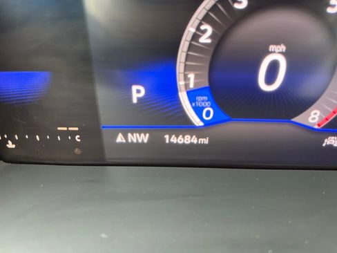 Certified 2022 Volkswagen Tiguan SE w/ Panoramic Sunroof Package image 18