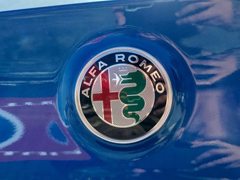 Used 2024 Alfa Romeo Giulia Veloce image 6