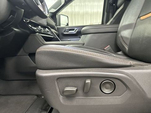 Used 2024 GMC Sierra 2500 AT4 w/ Technology Package image 17