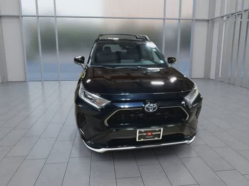 Used 2021 Toyota RAV4 SE w/ Weather & Moonroof Package AWD/4WD image 3