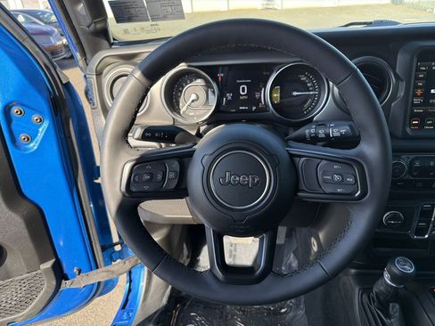 Used 2023 Jeep Wrangler Unlimited w/ Cold Weather Group image 22