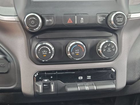 Used 2024 RAM 2500 Big Horn AWD/4WD image 15