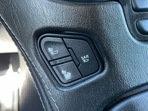 Used 2016 Chevrolet Suburban LTZ image 13