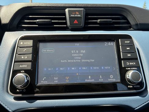 Used 2025 Nissan Versa SV FWD image 20