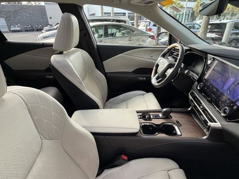 Used 2024 Lexus RX 350 FWD w/ Convenience Package image 46