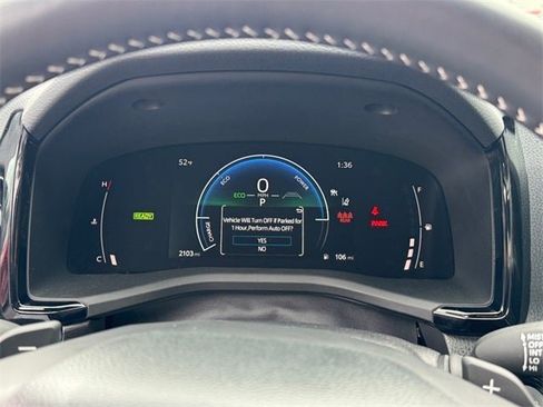 Used 2025 Toyota Camry SE w/ Convenience Package image 18