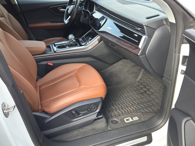 Used 2022 Audi Q8 Prestige w/ Prestige Package AWD/4WD image 9