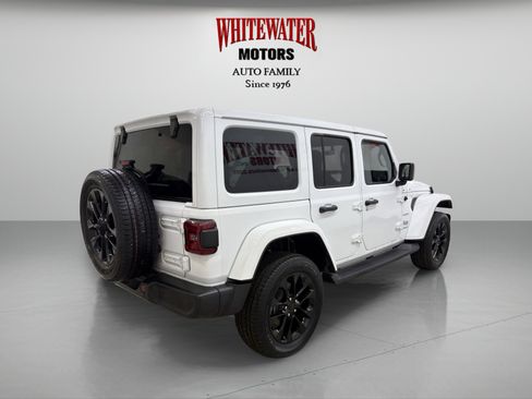 Used 2022 Jeep Wrangler Unlimited Sahara w/ Cold Weather Group image 4