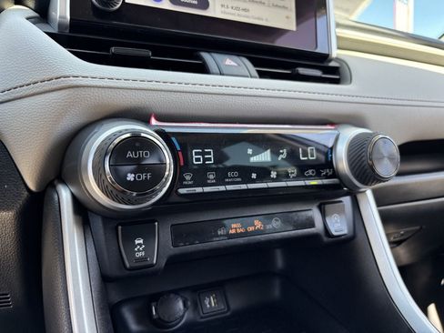 Used 2024 Toyota RAV4 XLE w/ Convenience Package FWD image 22