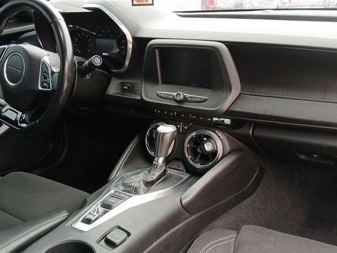 Used 2018 Chevrolet Camaro LT RWD image 11