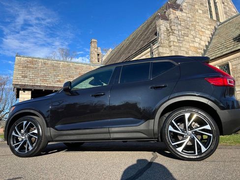 Used 2021 Volvo XC40 T5 R-Design w/ Advanced Package AWD/4WD image 5