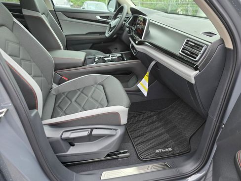 New 2026 Volkswagen Atlas Peak Edition AWD/4WD image 29