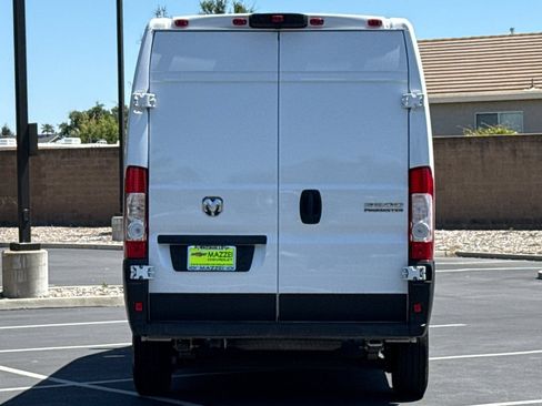 Used 2025 RAM ProMaster 2500 w/ Convenience Group FWD image 11