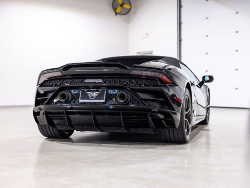 Used 2023 Lamborghini Huracan EVO AWD/4WD image 4