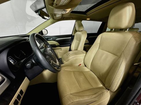 Used 2014 Toyota Highlander XLE AWD/4WD image 21